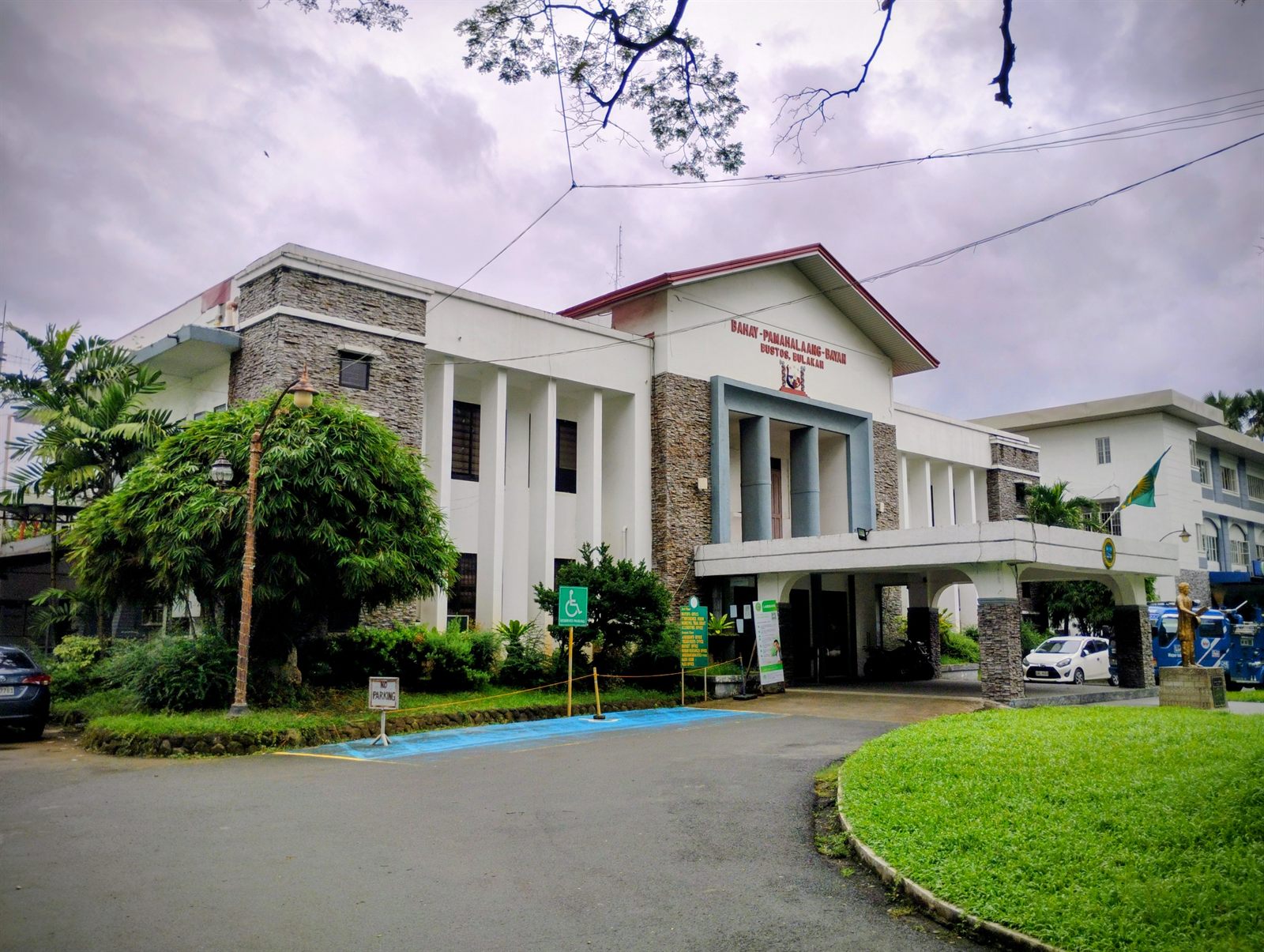 Bustos Municipal Hall — Bahay Pamahalaang Bayan, Bustos, Bulacan